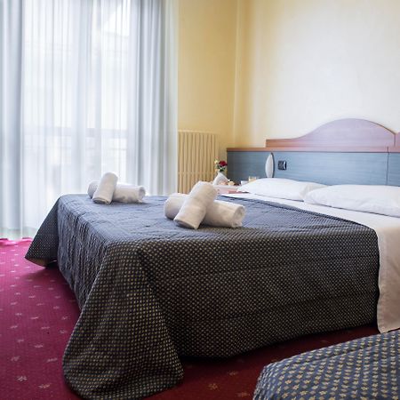 Hotel Gardenia סירמיונה מראה חיצוני תמונה
