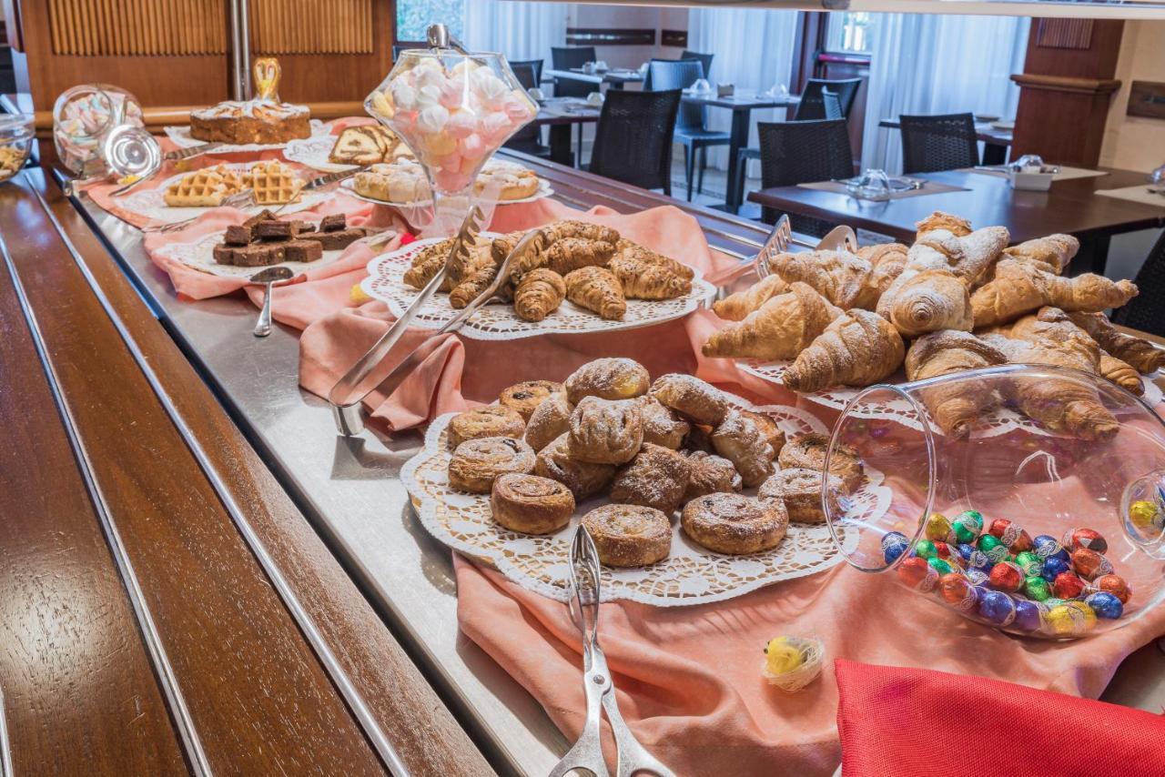 Hotel Gardenia סירמיונה מראה חיצוני תמונה