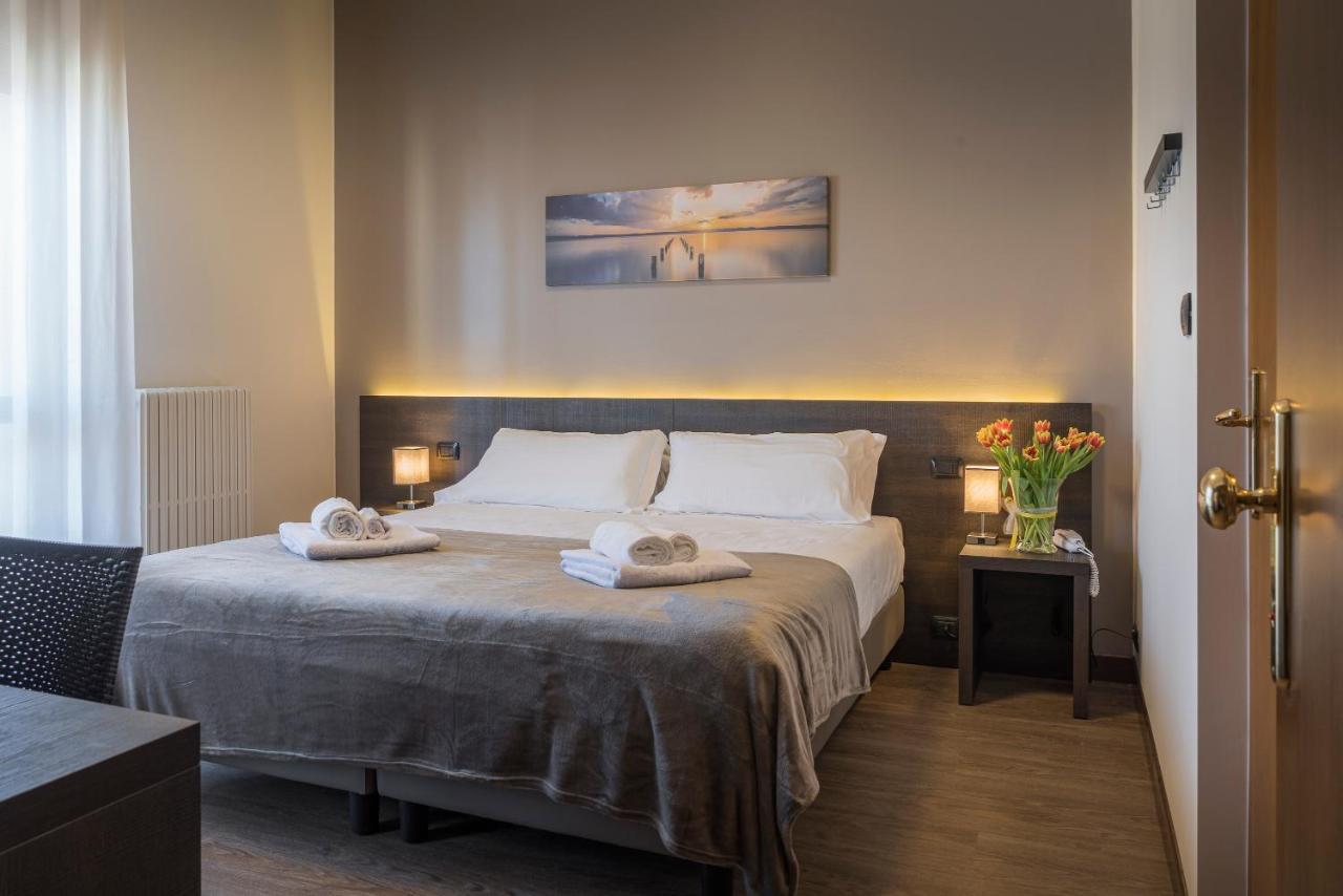 Hotel Gardenia סירמיונה מראה חיצוני תמונה