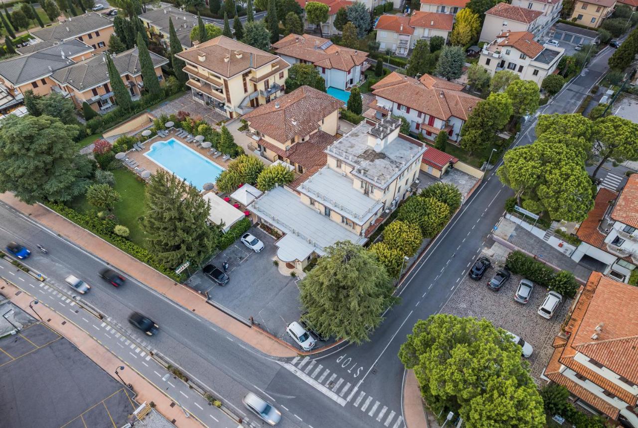 Hotel Gardenia סירמיונה מראה חיצוני תמונה