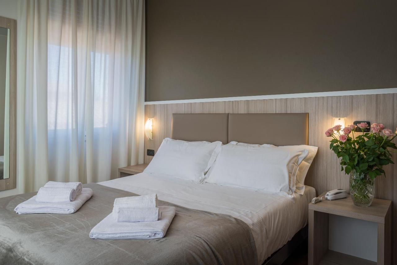 Hotel Gardenia סירמיונה מראה חיצוני תמונה