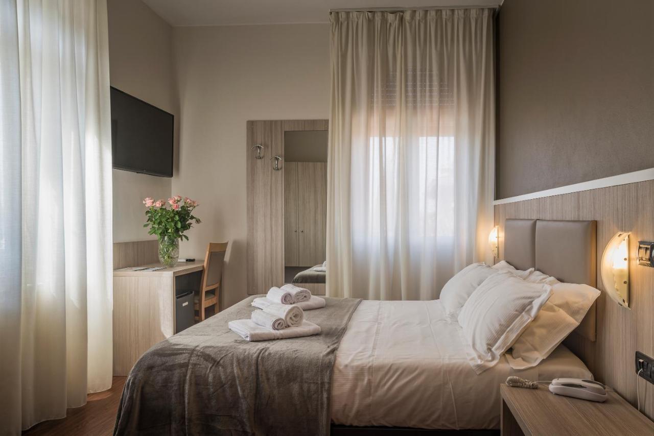 Hotel Gardenia סירמיונה מראה חיצוני תמונה
