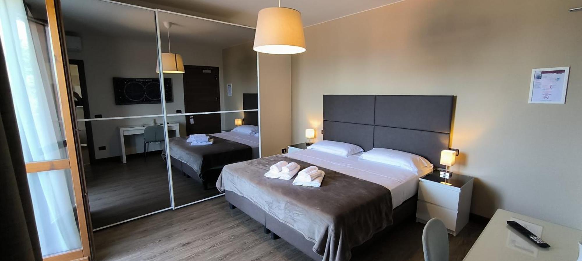 Hotel Gardenia סירמיונה מראה חיצוני תמונה